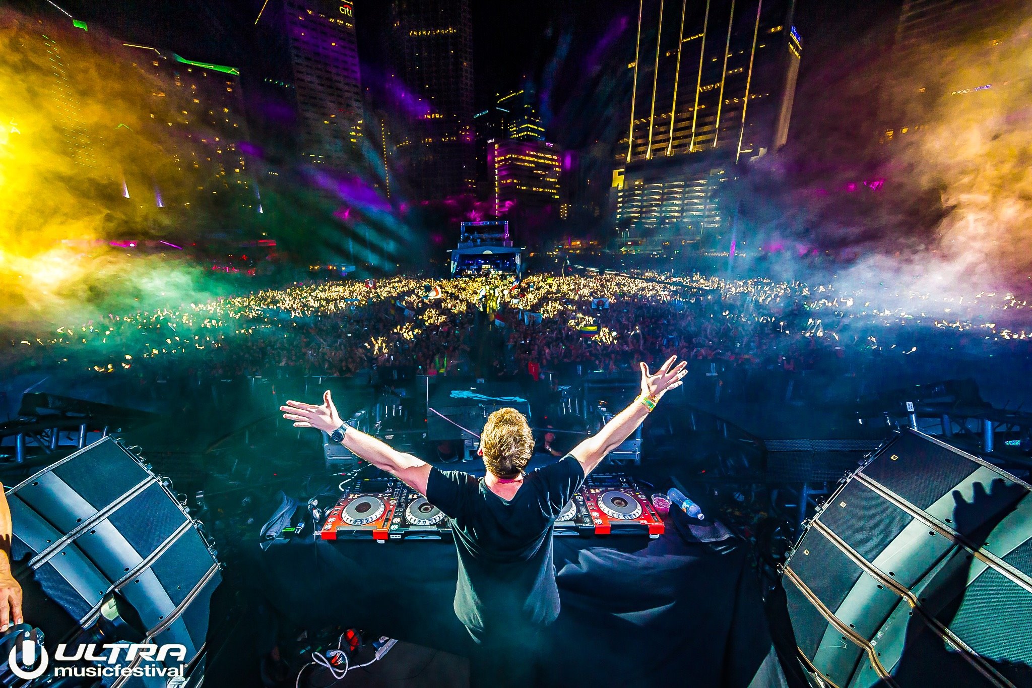 Ultra Miami Presents Hardwell Livestream in 360 Degrees Dance Rebels